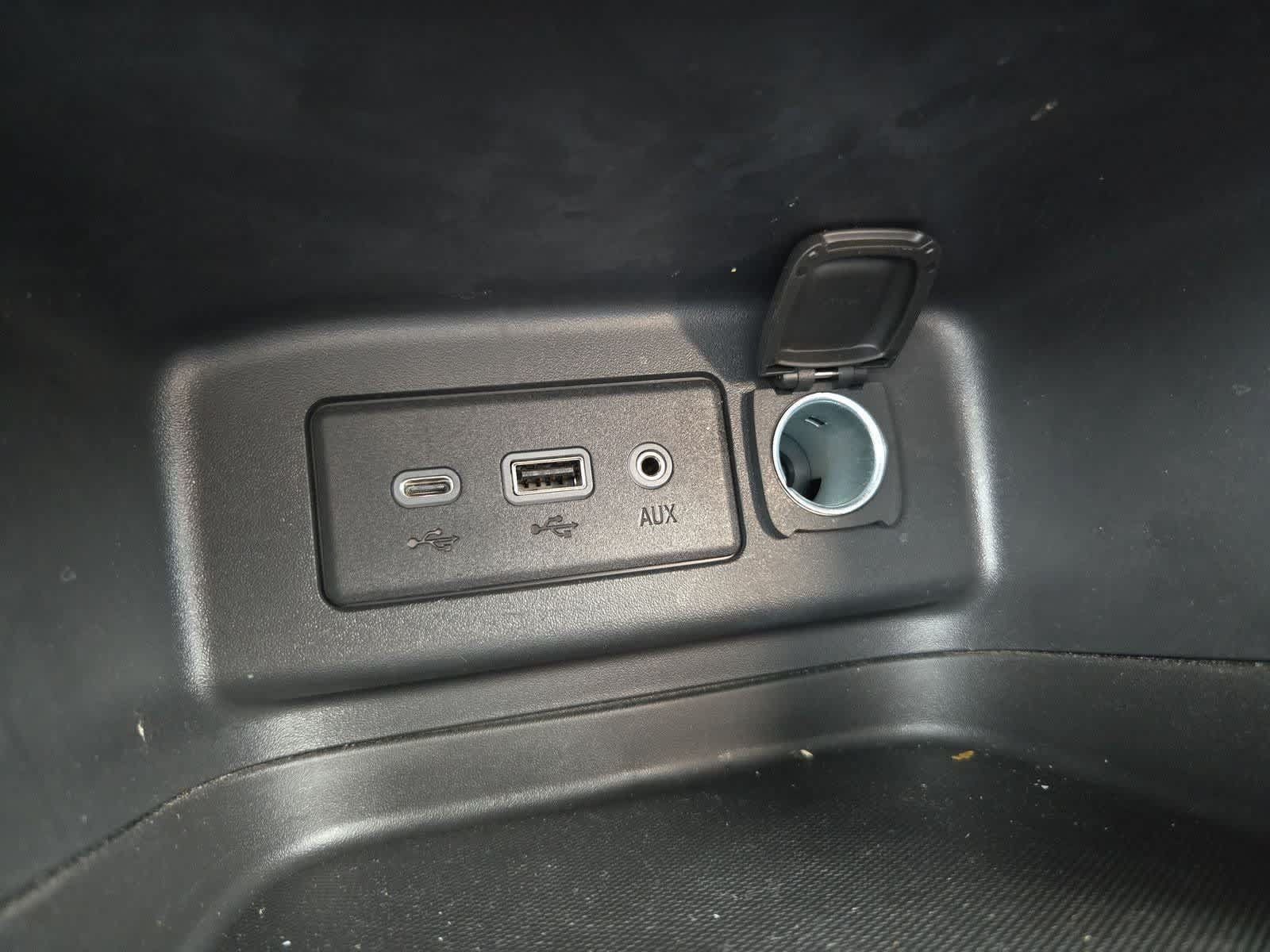 Used 2023 Chevrolet Equinox LT FWD image 27