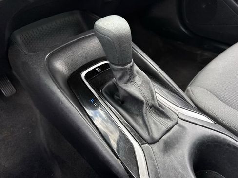 Used 2025 Toyota Corolla LE FWD image 20