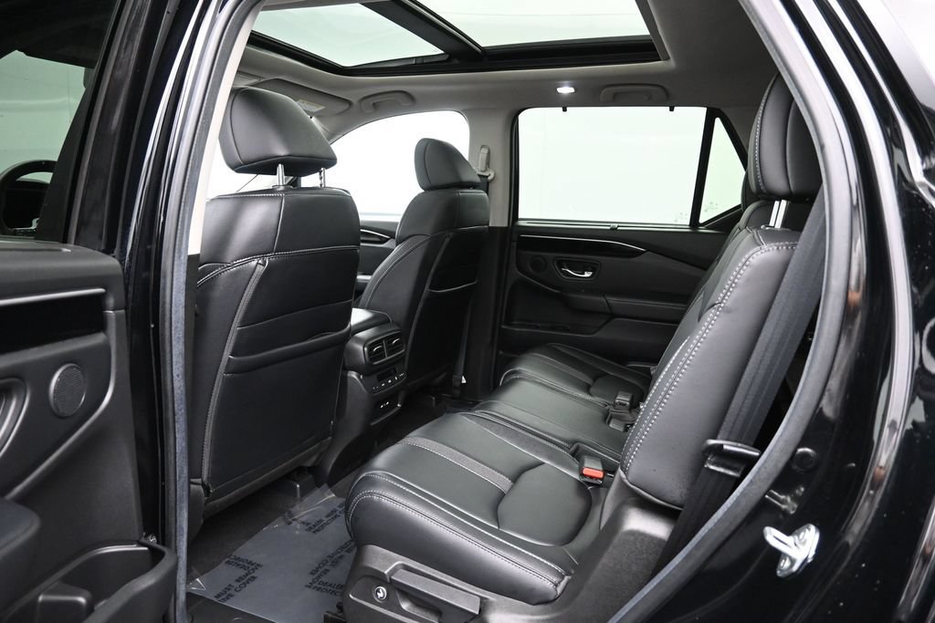 Used 2025 Honda Pilot Touring image 20