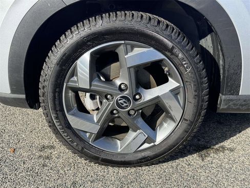 Used 2022 Hyundai Venue SEL w/ Cargo Package image 5