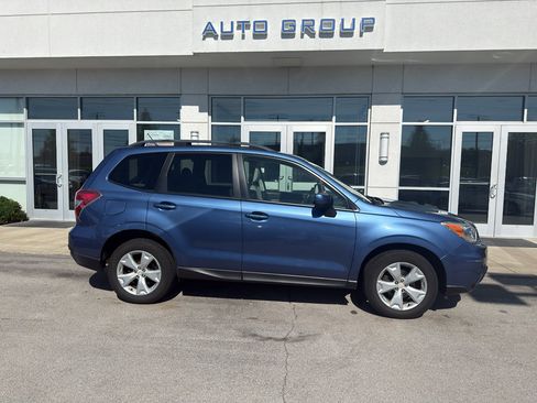 Used 2015 Subaru Forester 2.5i Premium w/ All-Weather Package AWD/4WD image 2