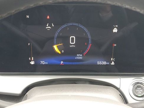 Certified 2025 Chevrolet Trax LT w/ Driver Confidence Package image 19