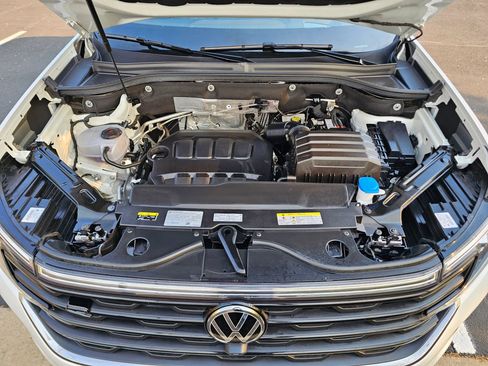 Used 2024 Volkswagen Atlas SEL Premium R-Line AWD/4WD image 16