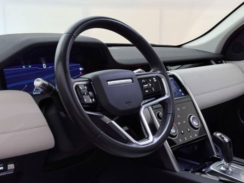 Used 2022 Land Rover Discovery Sport SE image 19
