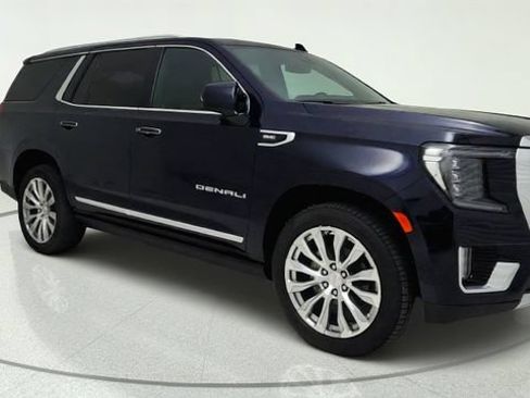 Used 2023 GMC Yukon Denali AWD/4WD image 7