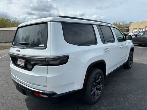 New 2026 Jeep Grand Wagoneer Limited AWD/4WD image 9