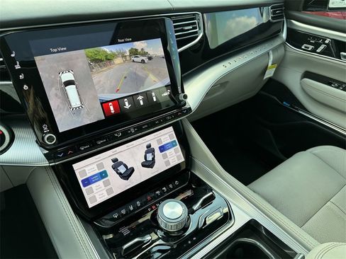 New 2023 Jeep Grand Wagoneer 4WD w/ Flexible Seating Group image 34