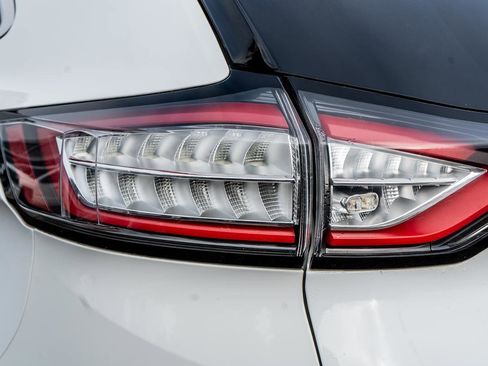 Used 2015 Ford Edge SEL image 8