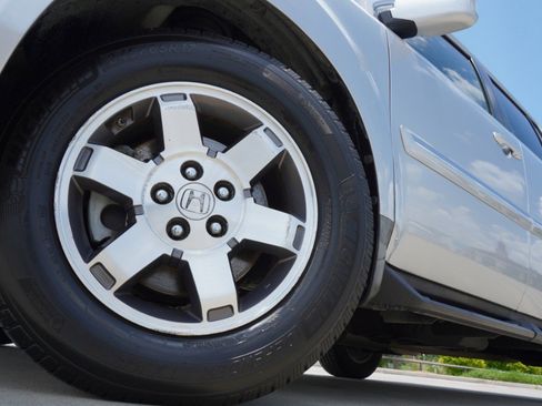 Used 2010 Honda Pilot Touring image 11