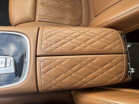 Used 2020 BMW 740i w/ Luxury Rear Seating Package image 24