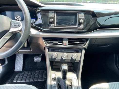 Used 2022 Volkswagen Taos S FWD image 12