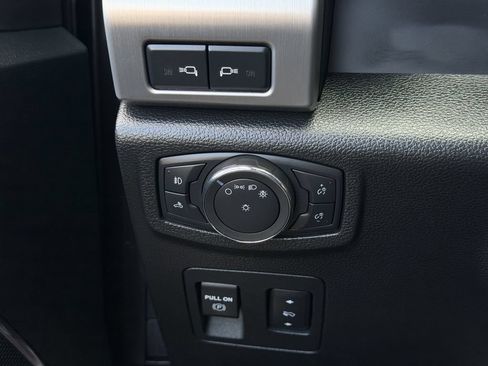 Used 2019 Ford F150 Platinum w/ Equipment Group 701A Luxury AWD/4WD image 22