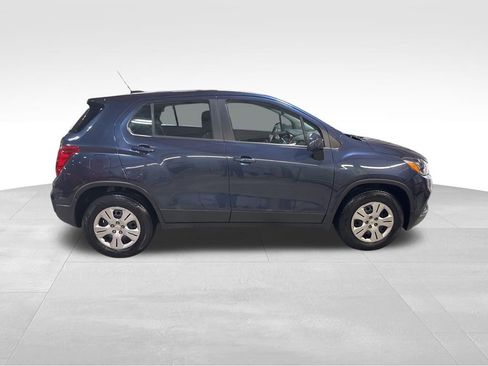 Used 2018 Chevrolet Trax LS image 7