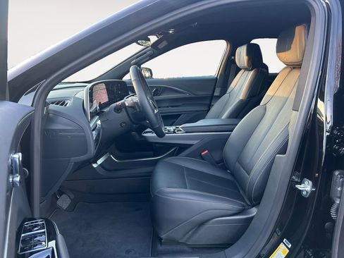 Used 2025 Cadillac Lyriq Sport image 15