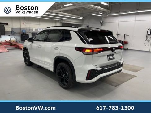 New 2026 Volkswagen Tiguan SE R-Line image 2