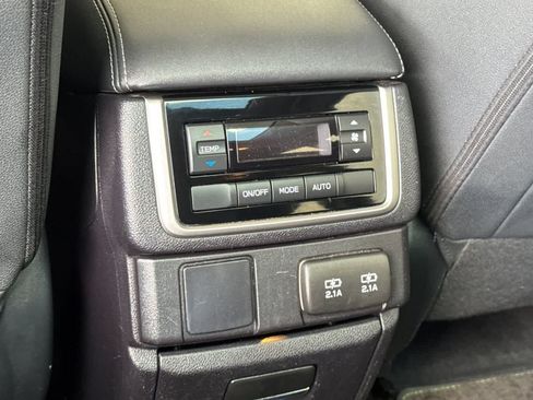 Used 2022 Subaru Ascent Onyx Edition AWD/4WD image 15