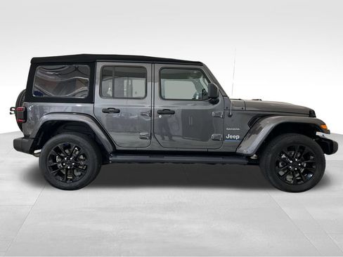 Used 2023 Jeep Wrangler Unlimited Sahara w/ Cold Weather Group AWD/4WD image 7