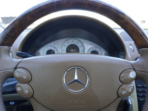 Used 2008 Mercedes-Benz E 350 E 350 4MATIC Sedan 4D image 21