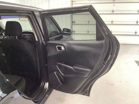 Used 2020 Kia Soul S FWD image 8