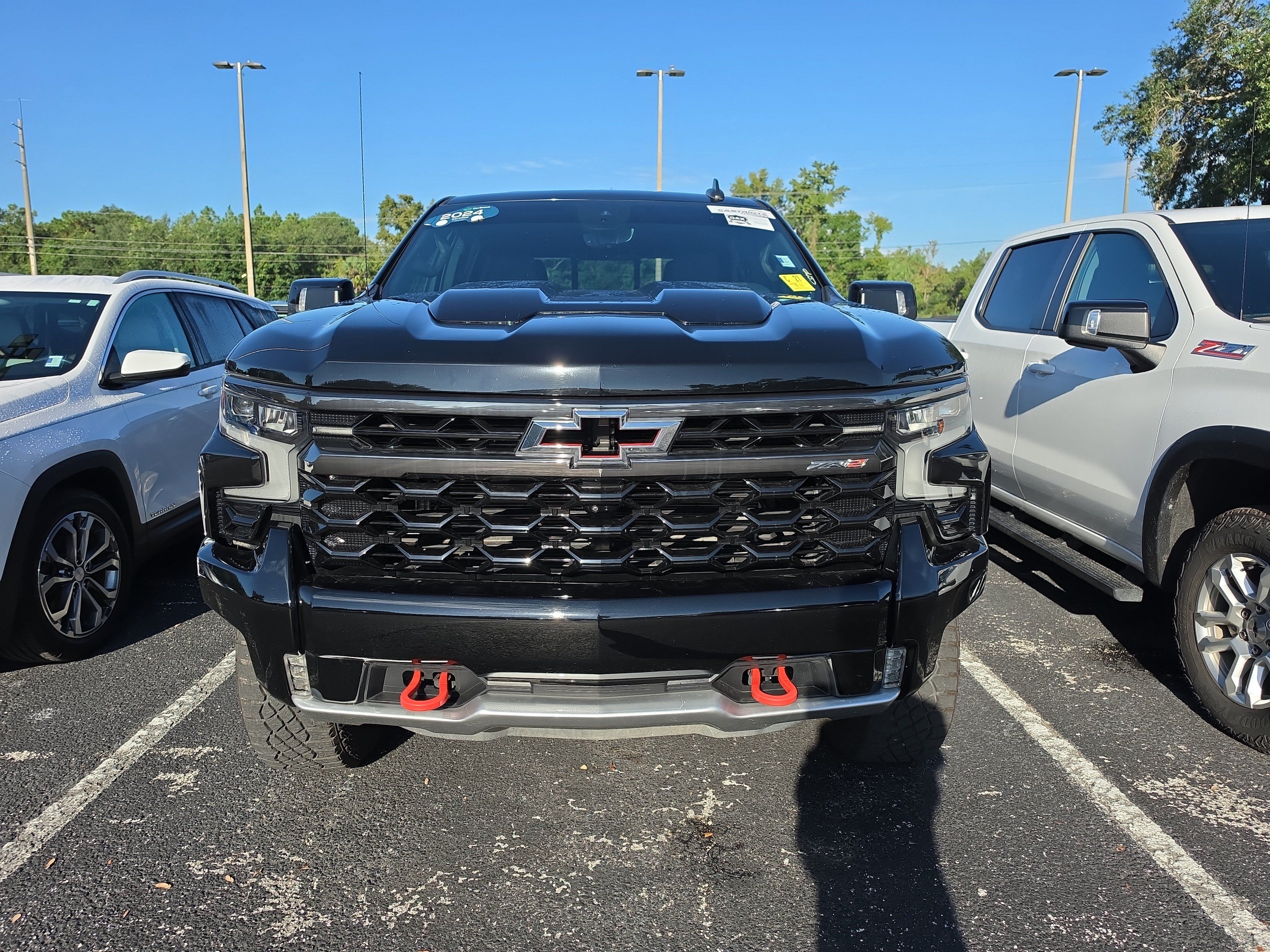 Used 2024 Chevrolet Silverado 1500 ZR2 w/ Technology Package AWD/4WD image 8