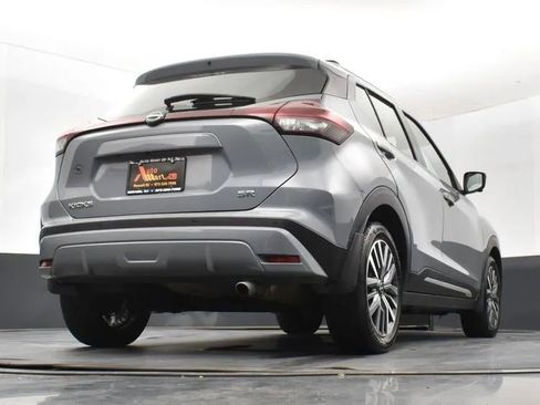 Used 2023 Nissan Kicks SR w/ SR Premium Package image 13