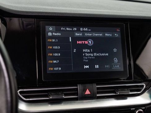 Used 2020 Kia Niro EX image 19