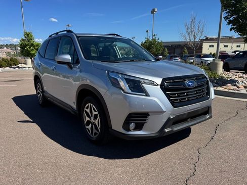 Used 2023 Subaru Forester Premium AWD/4WD image 1