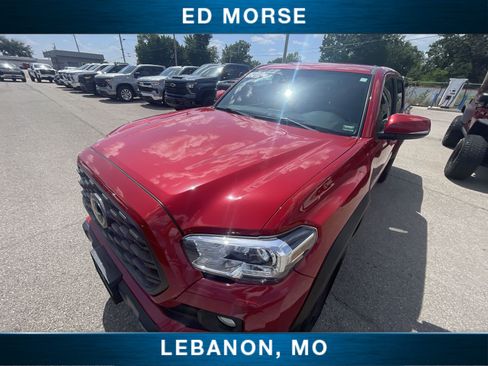 Used 2022 Toyota Tacoma TRD Off-Road AWD/4WD image 19