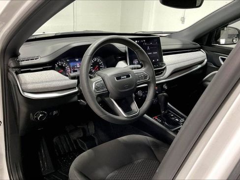 Used 2023 Jeep Compass Sport image 16