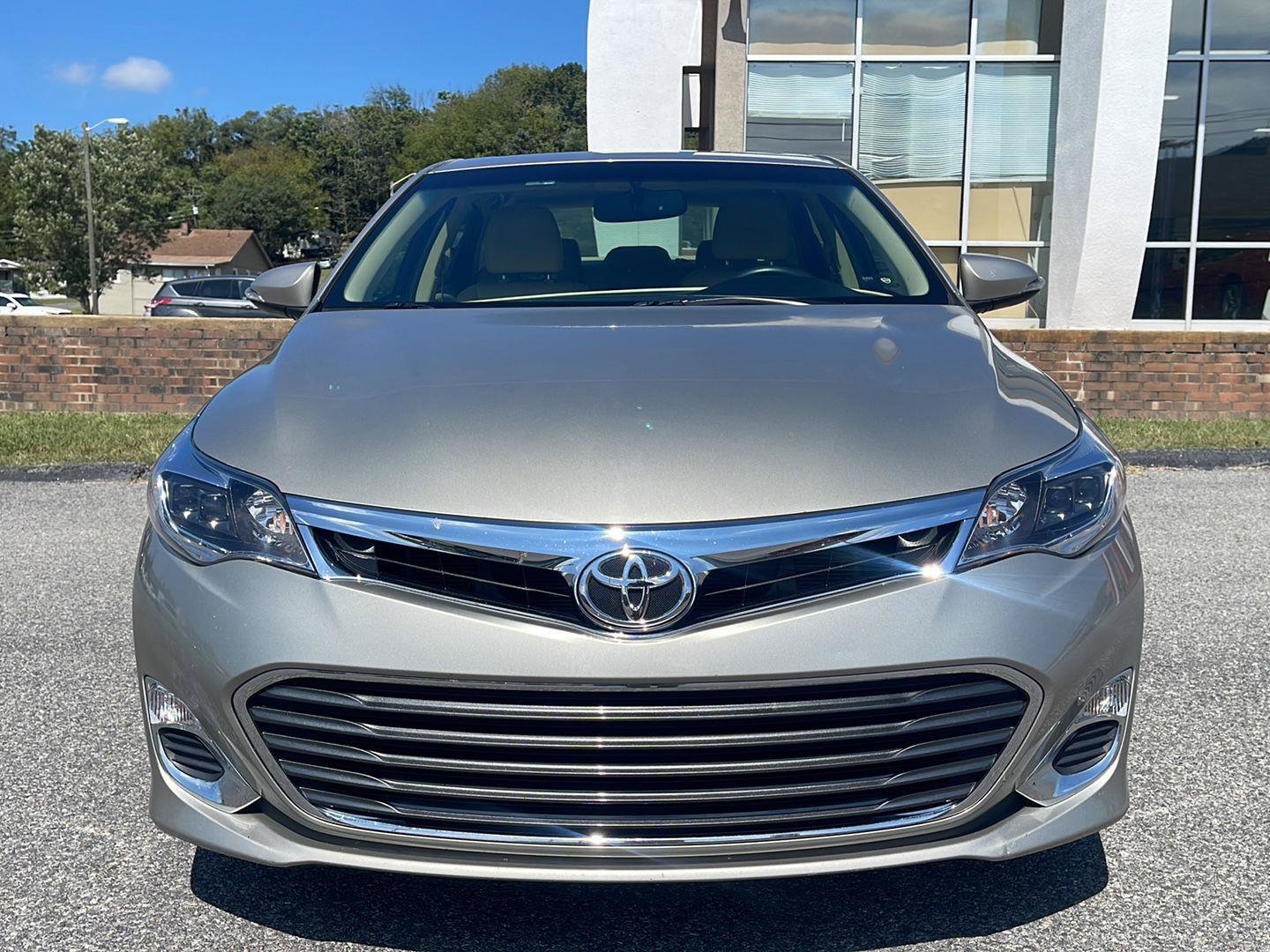 Used 2015 Toyota Avalon XLE Premium FWD image 2