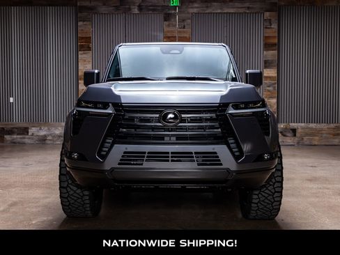 Used 2025 Lexus GX 550 w/ Cold Area Package image 4