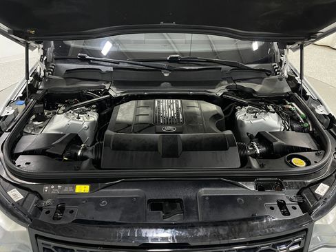 Used 2018 Land Rover Discovery SE image 27