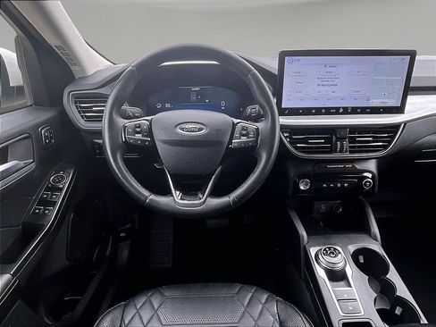Used 2023 Ford Escape Platinum w/ Premium Technology Package AWD/4WD image 10