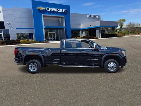 Used 2023 GMC Sierra 3500 Denali w/ Denali Ultimate Package AWD/4WD image 28