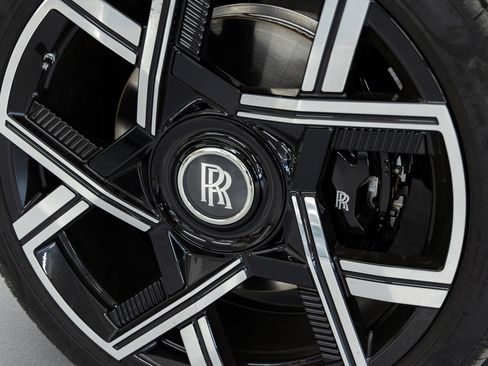 New 2026 Rolls-Royce Cullinan Black Badge image 15