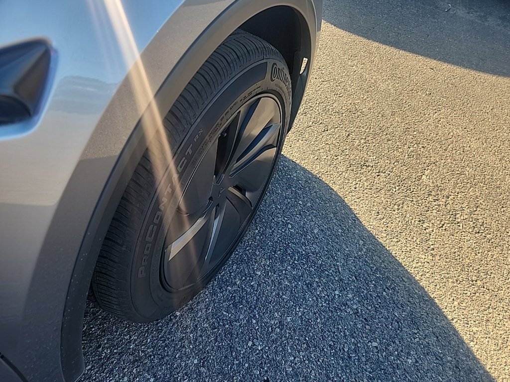 Used 2026 Tesla Model Y Long Range RWD image 15