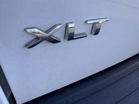 Used 2024 Ford Expedition XLT image 10