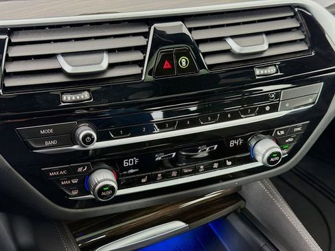 Used 2021 BMW M550i xDrive w/ Premium Package image 17