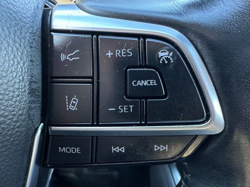 Used 2021 Toyota Highlander Limited image 25