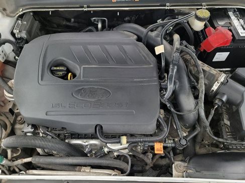 Used 2017 Ford Fusion SE w/ Fusion SE Technology Package image 30