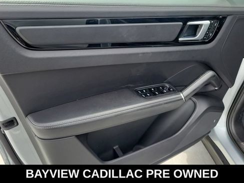 Used 2022 Porsche Cayenne S AWD/4WD image 21