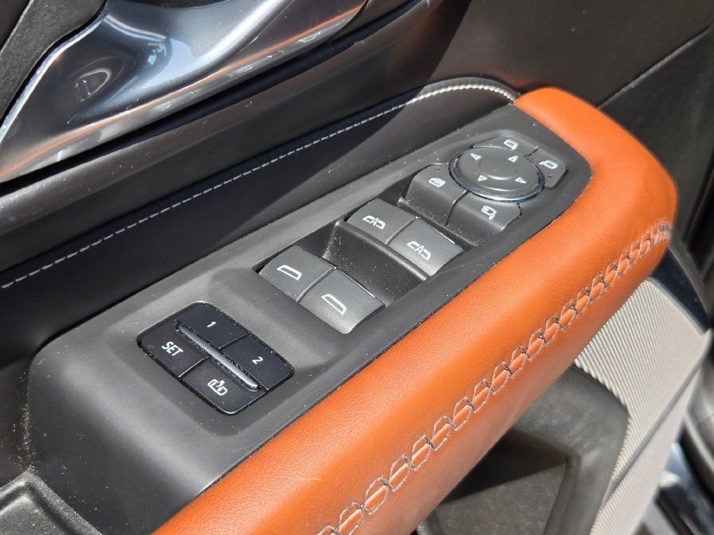 Used 2023 GMC Yukon Denali Ultimate AWD/4WD image 12