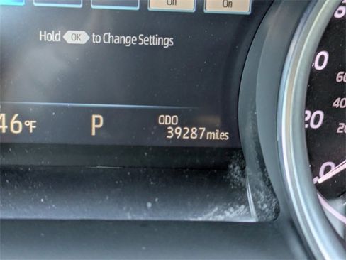 Used 2022 Toyota Camry XLE image 27