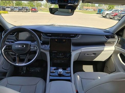 Used 2023 Jeep Grand Cherokee L Overland AWD/4WD image 29