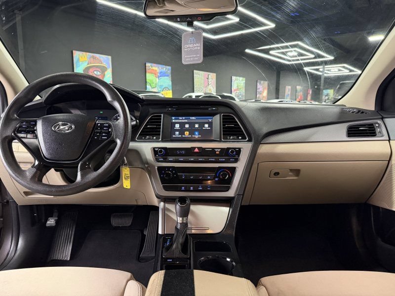 Used 2017 Hyundai Sonata SE FWD image 14