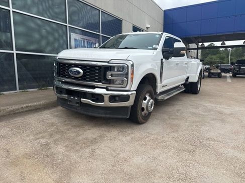 Used 2023 Ford F350 Lariat w/ FX4 Off-Road Package AWD/4WD image 4