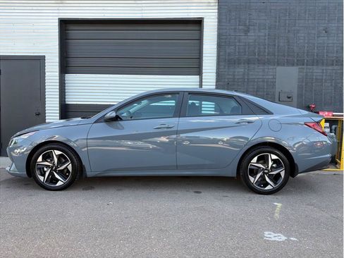 Used 2023 Hyundai Elantra SEL w/ Convenience Package FWD image 6