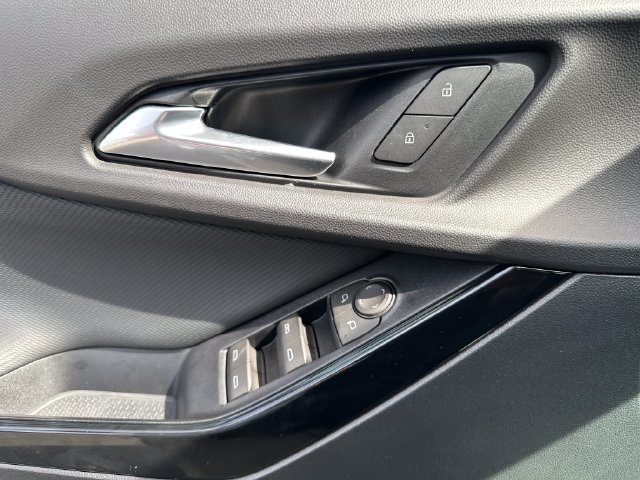 Used 2026 Chevrolet Equinox LT FWD image 13
