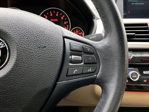 Used 2018 BMW 320i Sedan RWD image 22