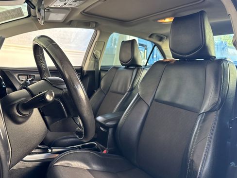 Used 2017 Toyota Corolla SE w/ SE Premium Package FWD image 22